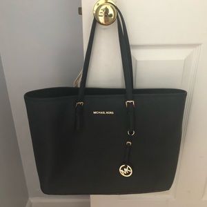 Michael Kors Jet Set Tote
